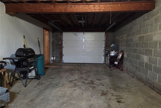 155 Sandy Drive SE, New Philadelphia, OH 44663