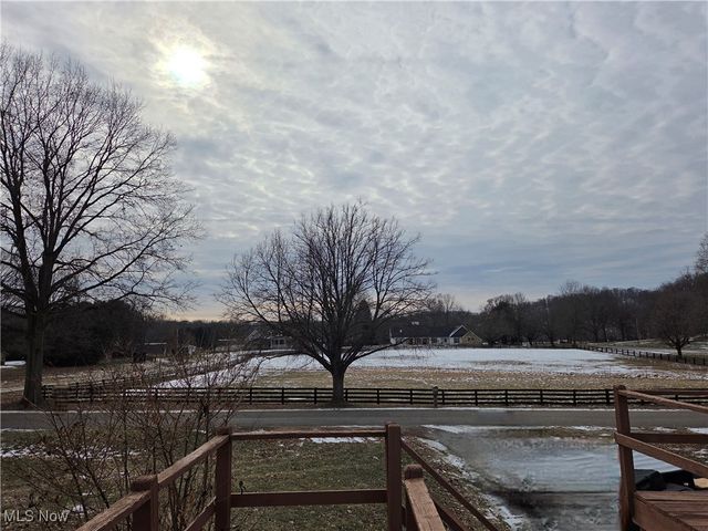 155 Sandy Drive SE, New Philadelphia, OH 44663