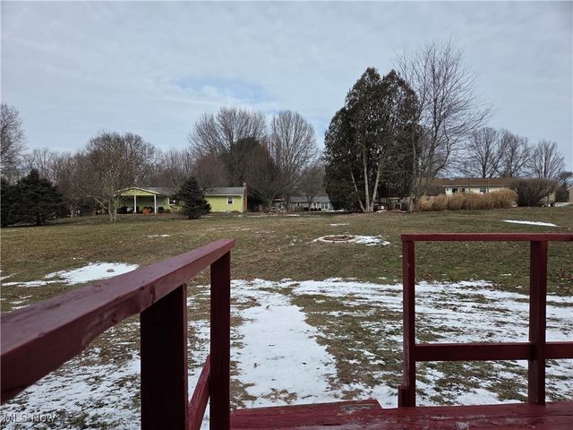 155 Sandy Drive SE, New Philadelphia, OH 44663