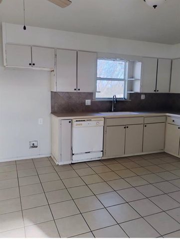 2216 Dixon Road, Choctaw, OK 73020