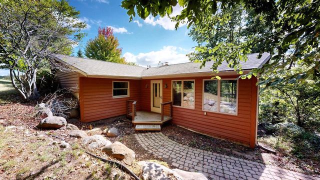 W7724 Deep Pond ROAD, Whitewater, WI 53190