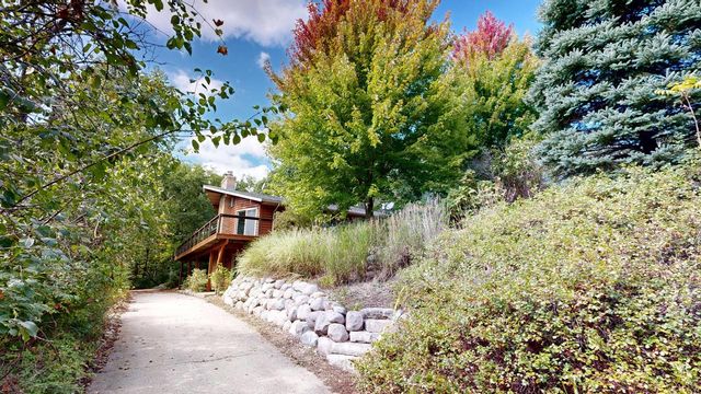 W7724 Deep Pond ROAD, Whitewater, WI 53190