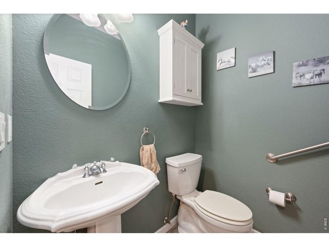 527 Valley View Rd, Loveland, CO 80537
