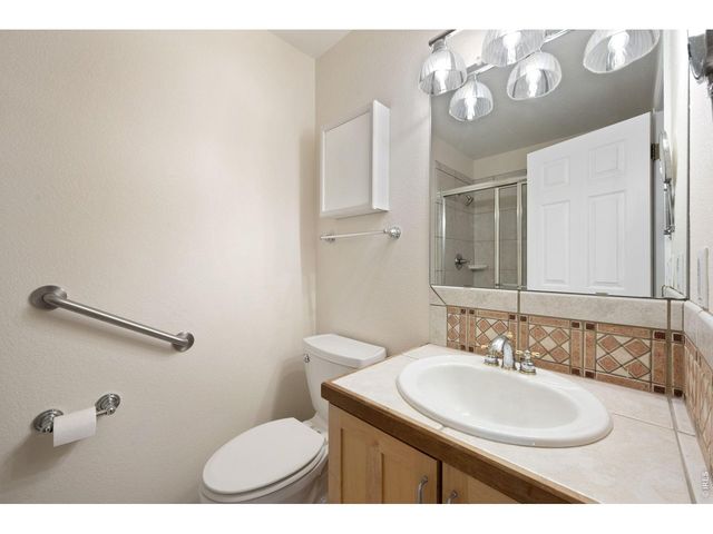 527 Valley View Rd, Loveland, CO 80537