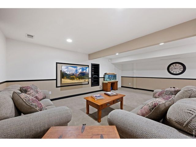 527 Valley View Rd, Loveland, CO 80537