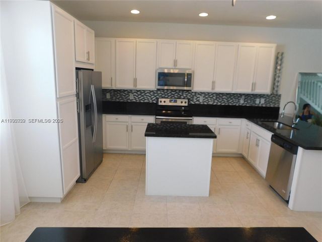 11317 SW 15th St 11317, Pembroke Pines, FL 33025