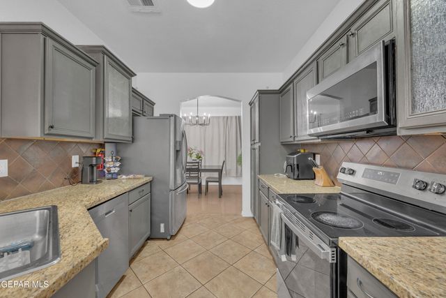 3176 SAMANTHA RAE Place, El Paso, TX 79938