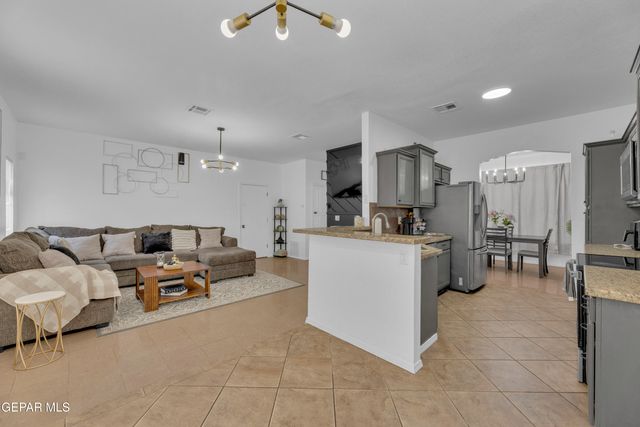 3176 SAMANTHA RAE Place, El Paso, TX 79938