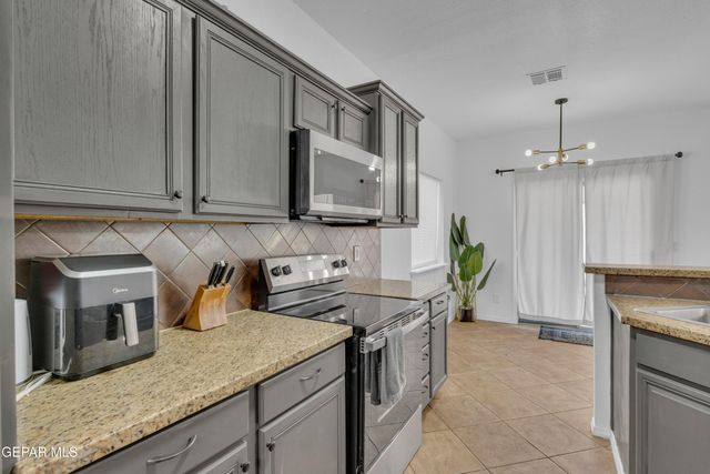 3176 SAMANTHA RAE Place, El Paso, TX 79938