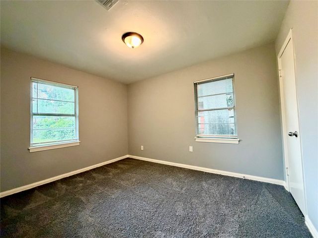 702 Loper Street, Houston, TX 77017