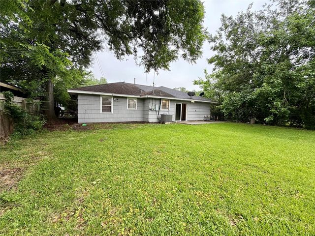 702 Loper Street, Houston, TX 77017