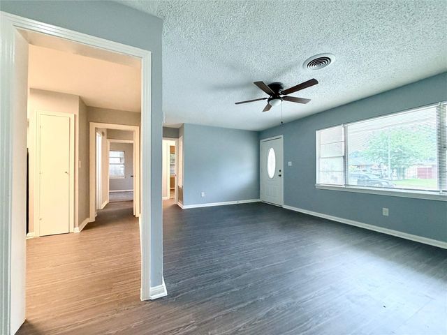 702 Loper Street, Houston, TX 77017