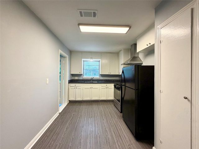 702 Loper Street, Houston, TX 77017