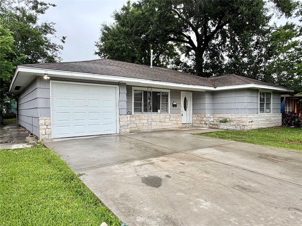 702 Loper Street, Houston, TX 77017