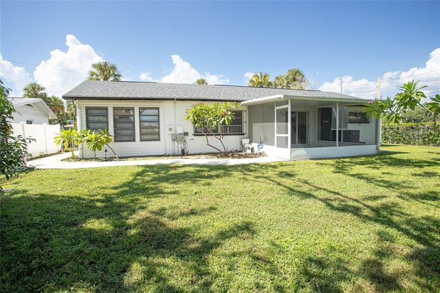 8302 LOPEZ DRIVE, Tampa, FL 33615