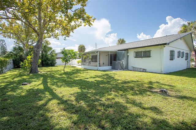 8302 LOPEZ DRIVE, Tampa, FL 33615
