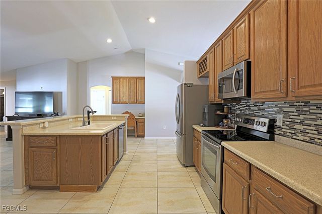 2452 Nature Pointe LOOP, Fort Myers, FL 33905