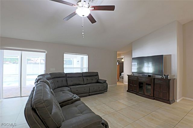 2452 Nature Pointe LOOP, Fort Myers, FL 33905