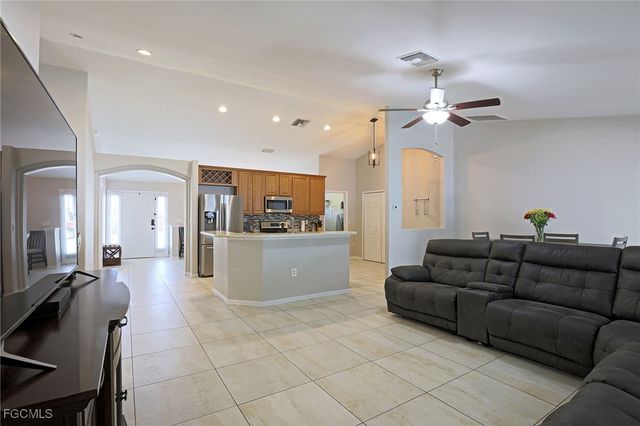 2452 Nature Pointe LOOP, Fort Myers, FL 33905