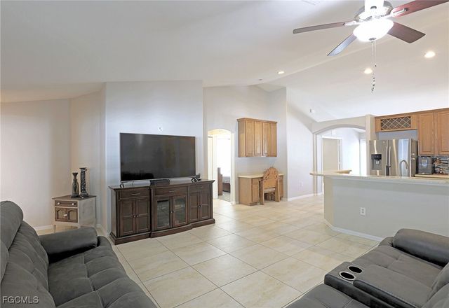 2452 Nature Pointe LOOP, Fort Myers, FL 33905