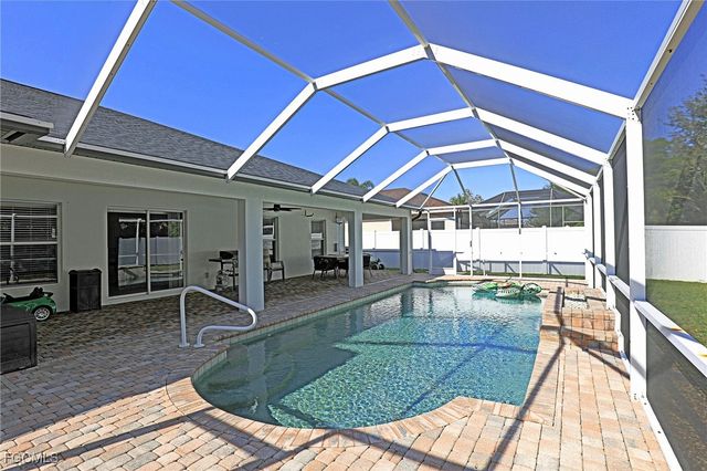 2452 Nature Pointe LOOP, Fort Myers, FL 33905