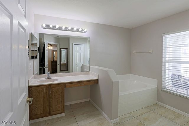 2452 Nature Pointe LOOP, Fort Myers, FL 33905