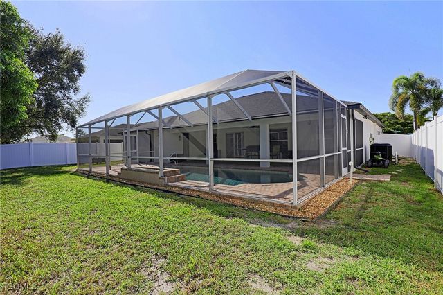 2452 Nature Pointe LOOP, Fort Myers, FL 33905