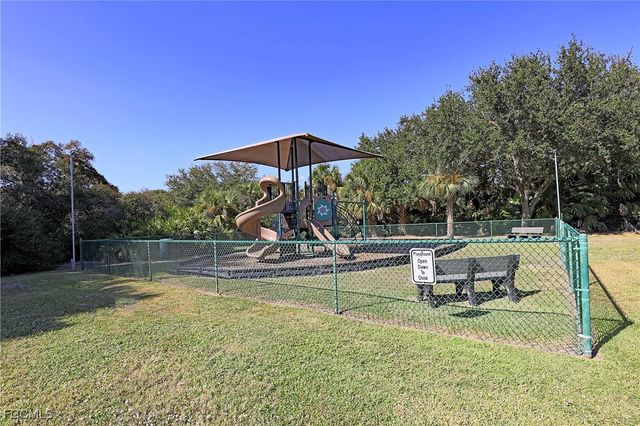 2452 Nature Pointe LOOP, Fort Myers, FL 33905