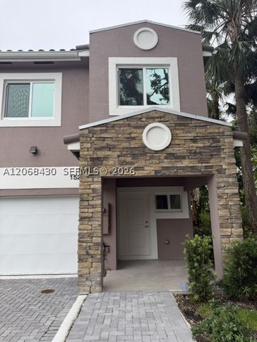 1521 NW 94th Way 1, Coral Springs, FL 33071