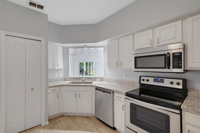 313 EAGLE RIDGE DRIVE 313, Davenport, FL 33837