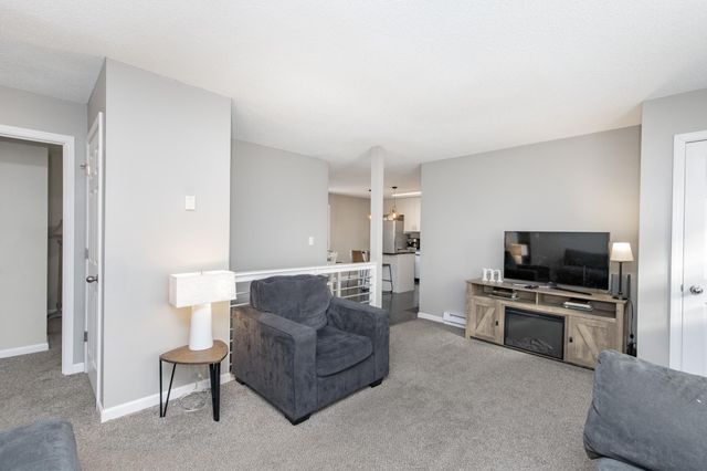 505 4th Street E, Horace, ND 58047