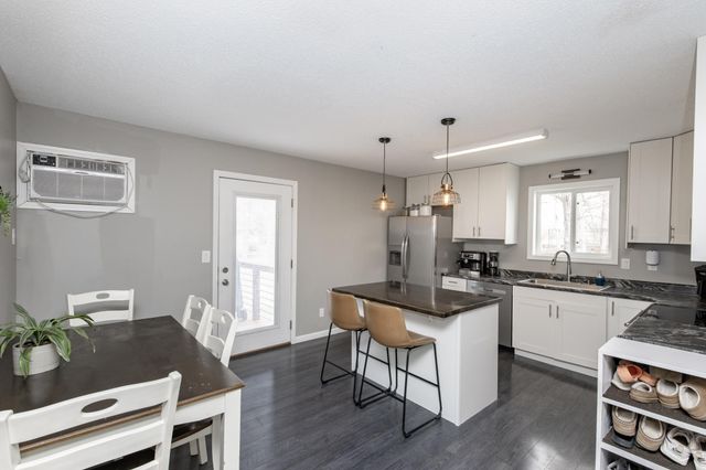 505 4th Street E, Horace, ND 58047