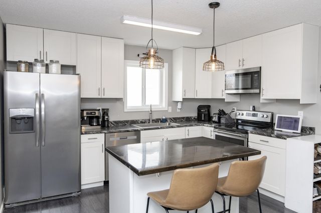 505 4th Street E, Horace, ND 58047