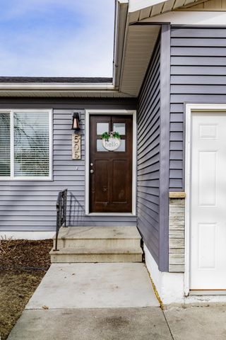 505 4th Street E, Horace, ND 58047