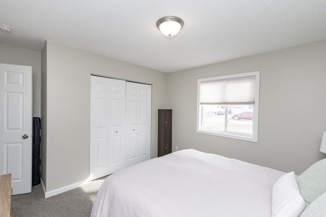 505 4th Street E, Horace, ND 58047