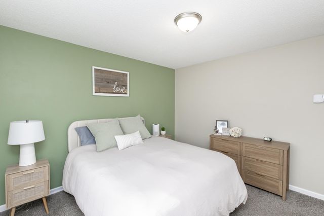 505 4th Street E, Horace, ND 58047