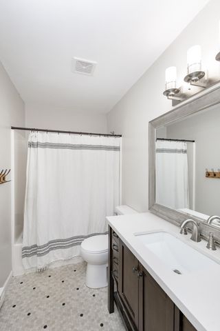 505 4th Street E, Horace, ND 58047