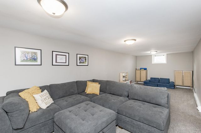 505 4th Street E, Horace, ND 58047