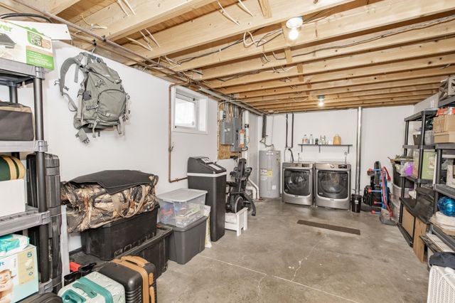 505 4th Street E, Horace, ND 58047