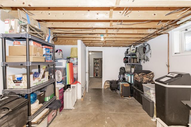 505 4th Street E, Horace, ND 58047