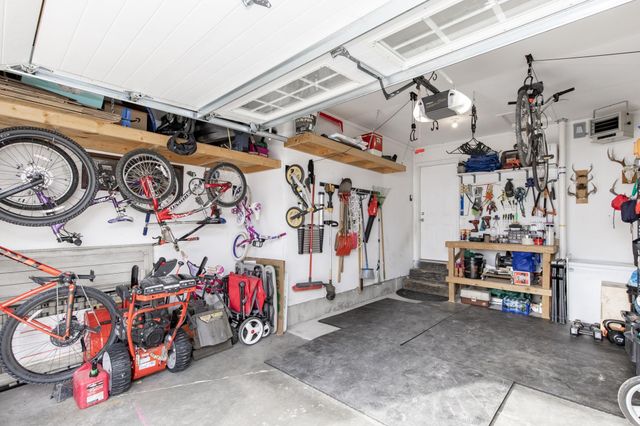 505 4th Street E, Horace, ND 58047