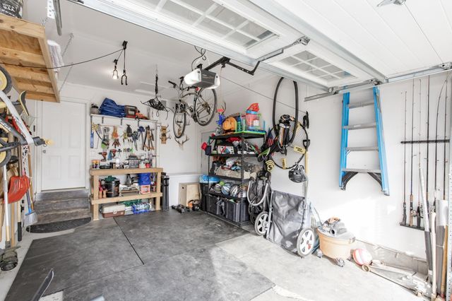 505 4th Street E, Horace, ND 58047