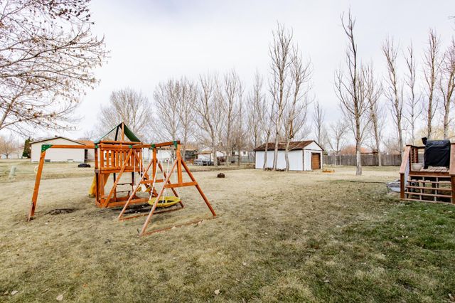 505 4th Street E, Horace, ND 58047