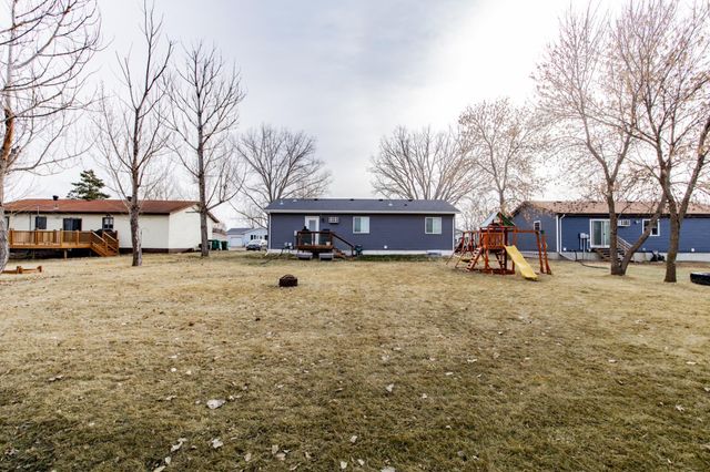 505 4th Street E, Horace, ND 58047