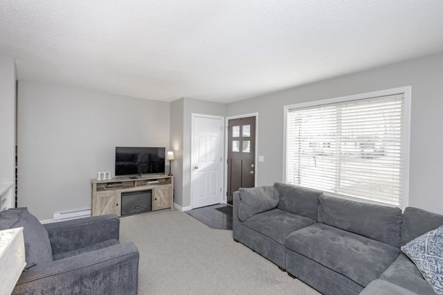 505 4th Street E, Horace, ND 58047