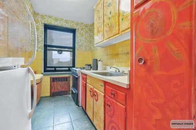 26-20 141st Street 2G, Flushing, NY 11354