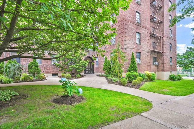 26-20 141st Street 2G, Flushing, NY 11354
