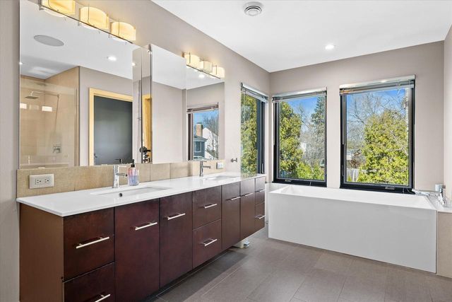 122 Devon STREET, Whitefish Bay, WI 53217