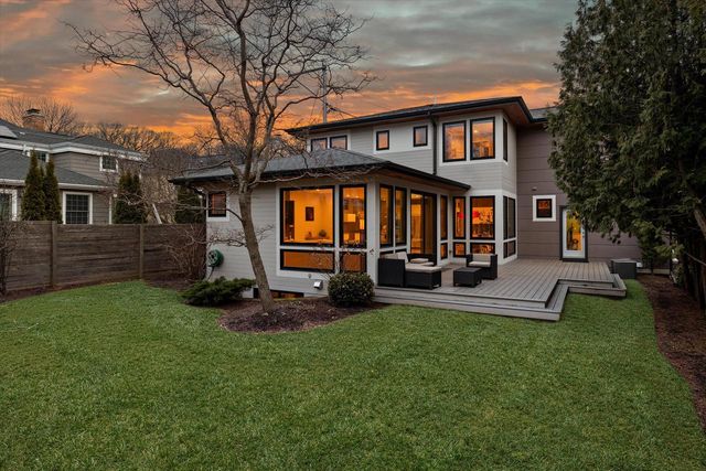 122 Devon STREET, Whitefish Bay, WI 53217