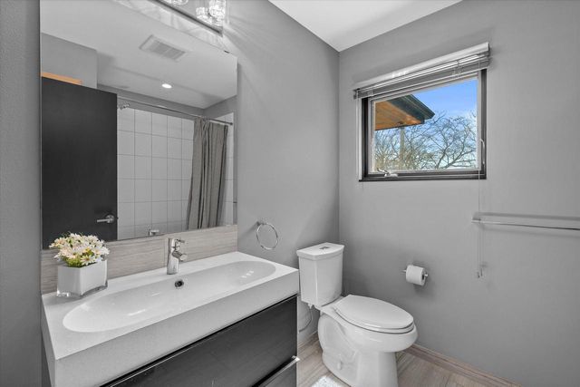 122 Devon STREET, Whitefish Bay, WI 53217